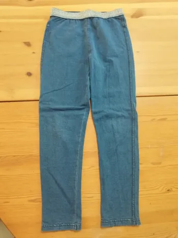 Jean ceinture dorée