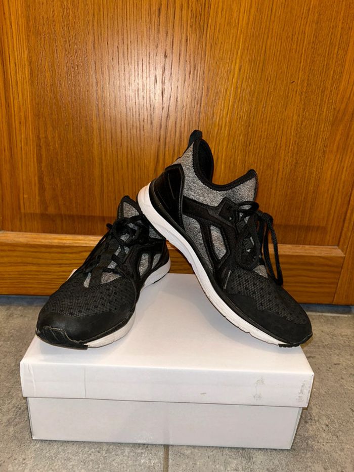 Basket grise et noir