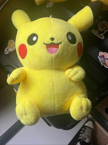 Peluche Pikachu