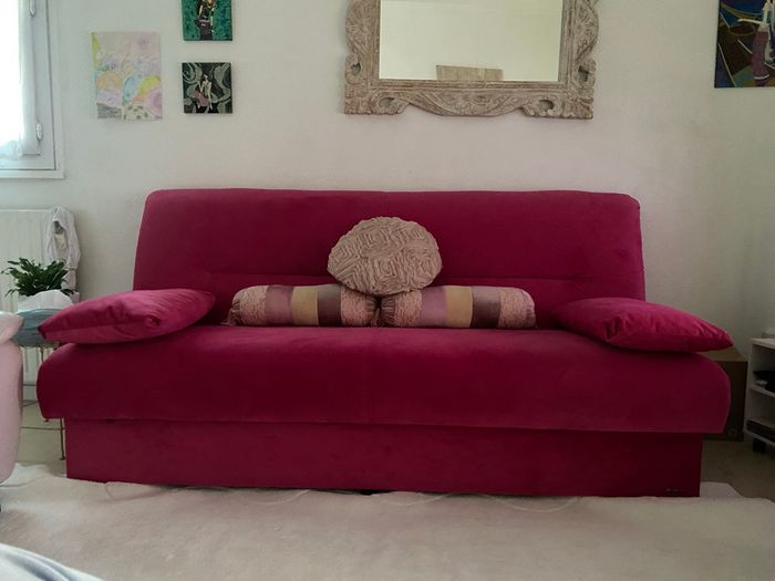 Joli canapé chic et chaud en velours avec gd rangement - photo numéro 4