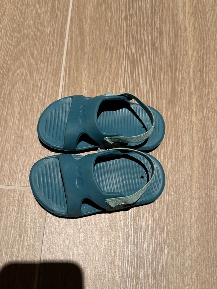 Sandales de plage , taille 21 22