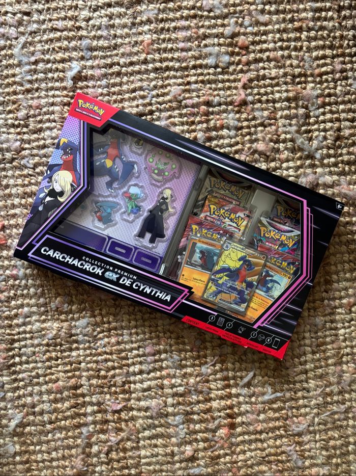 Coffret Pokémon - Carchacrok Ex de Cynthia n