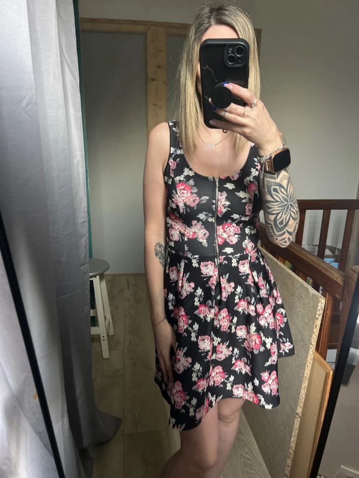 Robe patineuse fleurie - photo numéro 5