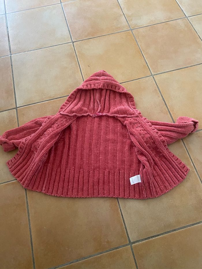 Gilet doux Fuschia très bon état 18-24 mois Kiss Mélodie - photo numéro 3