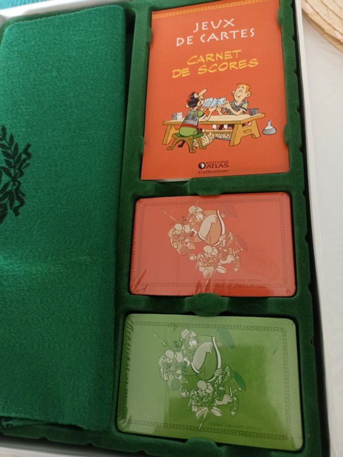 Boite jeux de cartes Astérix neuf - photo numéro 3