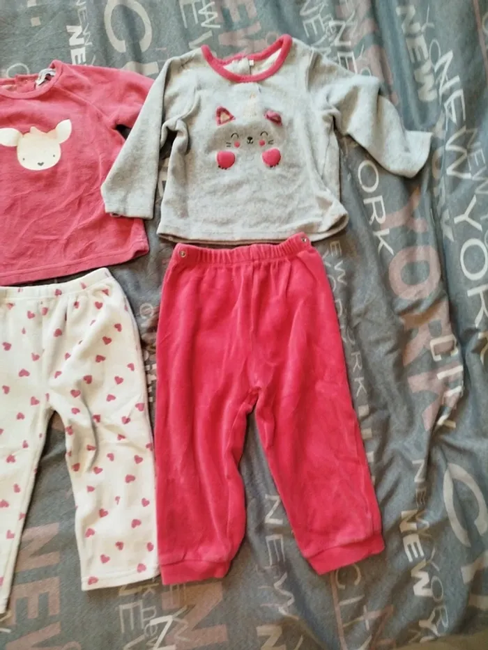 Lot pyjamas 24 mois - photo numéro 2