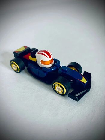 Minifigurine LEGO Série Formule 1 (71049) N 1 RB20 - Très bon état