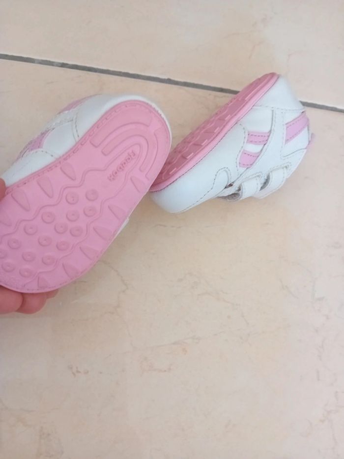 Basket bébé t.17 Reebok 🩷🌸 - photo numéro 4
