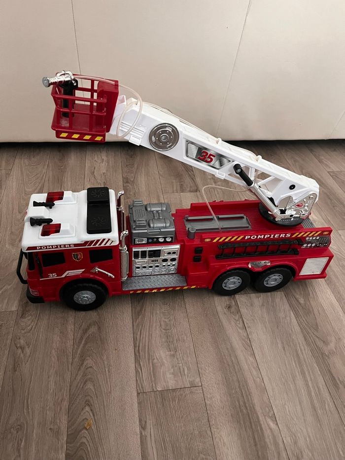 Camion de pompier - photo numéro 2