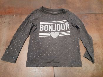 Pulls  et t-shirt 98 104