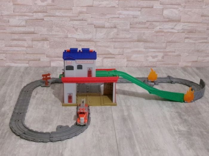 Caserne de pompier thomas et ses amis