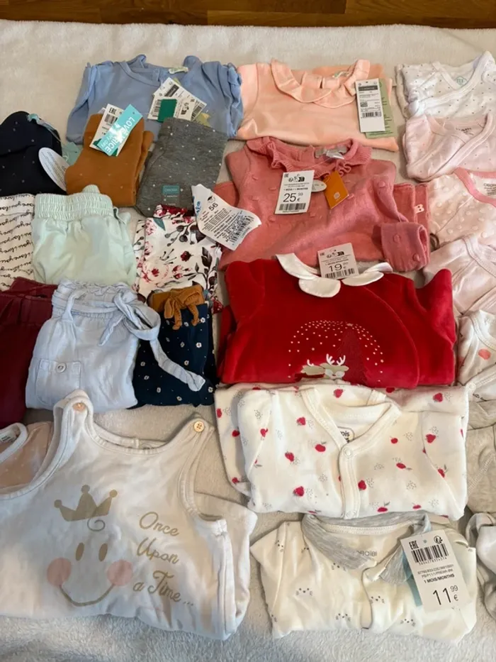 Lot complet vêtements bébé fille 1 mois (Benetton, DPAM, Orchestré) Neuf et Excellent état - photo numéro 4