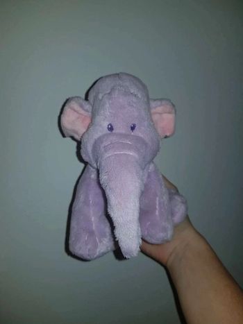 Petite  peluche  efelant