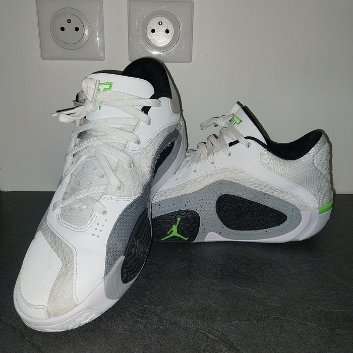 Basket Jordan Tatum 2 Néon ~ Basket-ball ~ Blanche Noire Verte ~ pointure 44