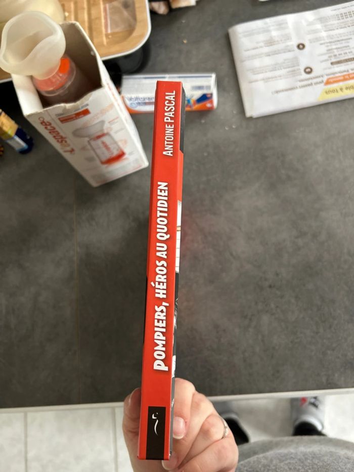 Livre pompier héros au quotidien - photo numéro 7