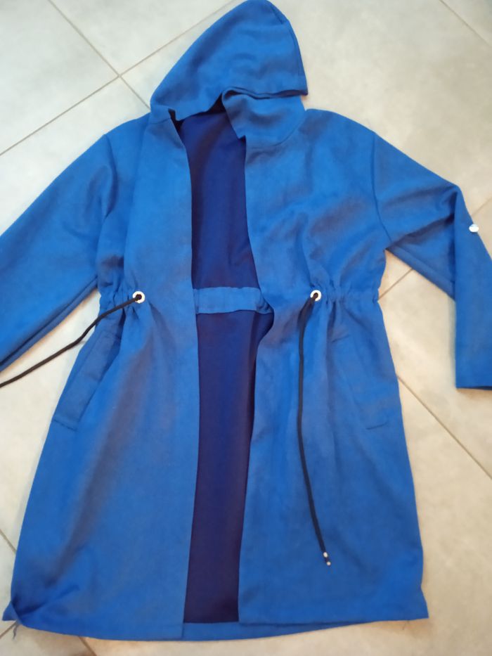 trench à capuche en suédine bleu électrique neuf new collection - photo numéro 4