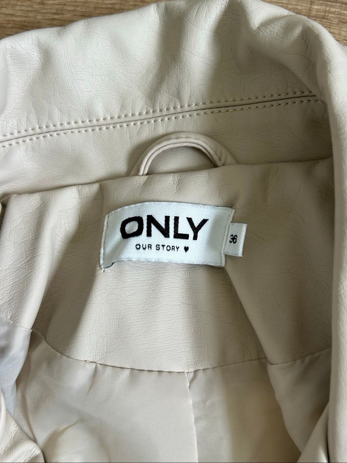 Perfecto beige en simili cuir Only taille 36 jamais porté - photo numéro 10