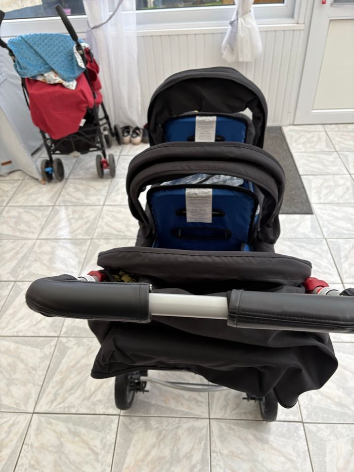 Poussette 3 places - photo numéro 3