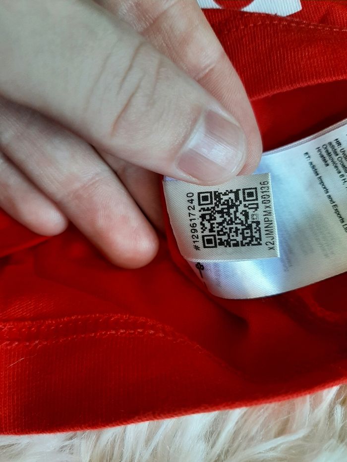 Tee-shirt rouge - photo numéro 7