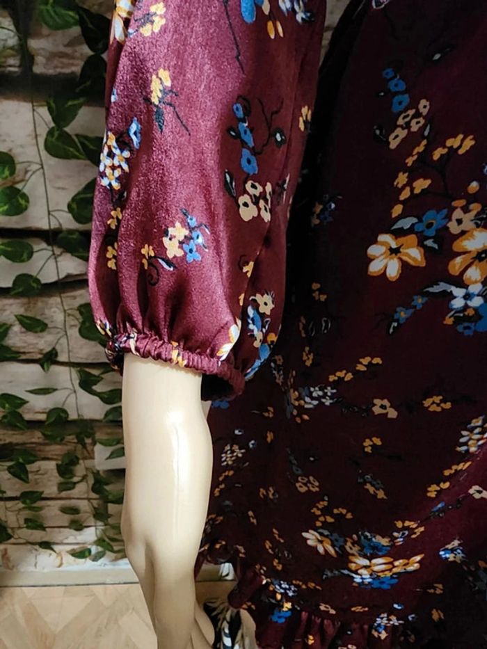 🌸Robe satin Bordeau fleurie Bluroyal Taille 36🌸 - photo numéro 4