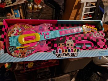 Guitare poupées lol