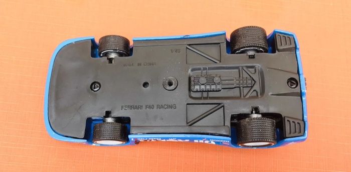 Voiture miniature Ferrari F40 Racing (2003) - photo numéro 6