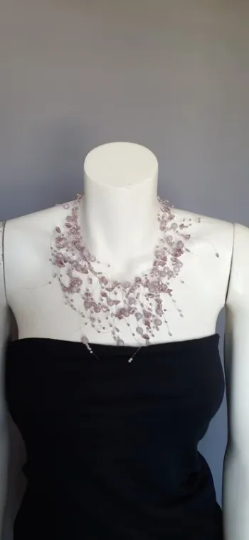 Joli collier mauve