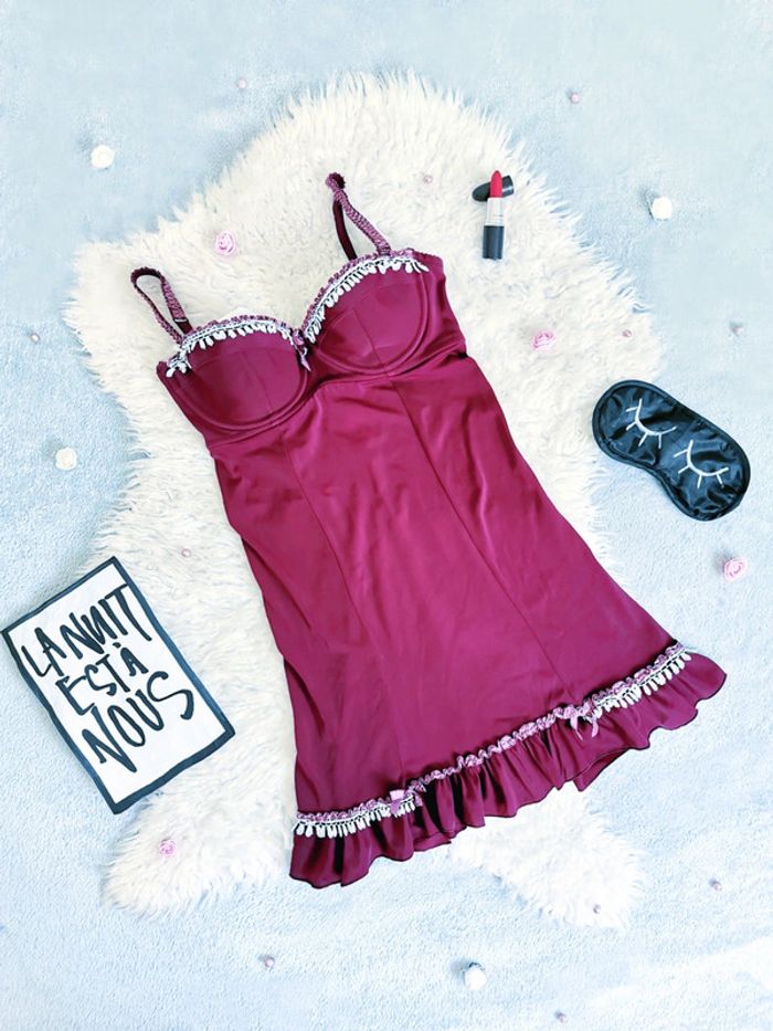 Nuisette bordeaux et blanche à volants- T.XS ou T.34 🖤