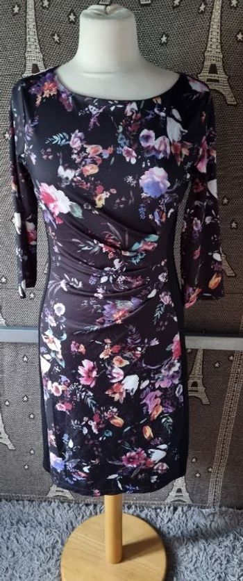 Robe noir à motifs fleurs manches longues taille 38 Norah