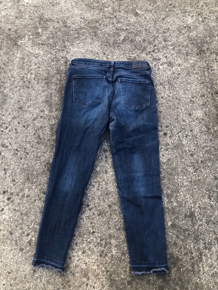 Jeans Zara troué - photo numéro 5