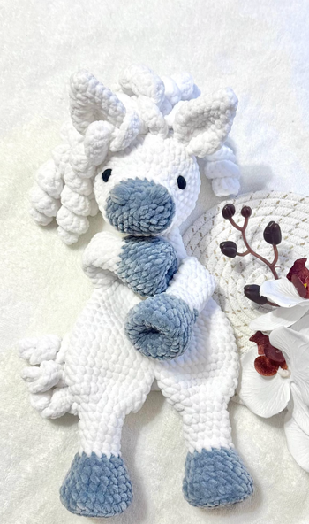 🐴 Doudou Cheval Blanc au crochet – Fait main avec amour 🧶🤍