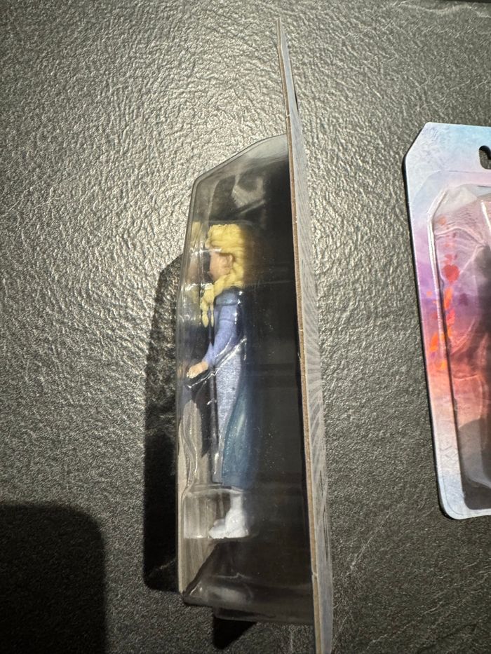 🧸Lot Disney reine des neiges figurines - Elsa et Anna - neuf - photo numéro 3