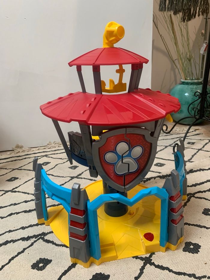 Quartier général pat patrouille dino avec Rex et son véhicule - photo numéro 2