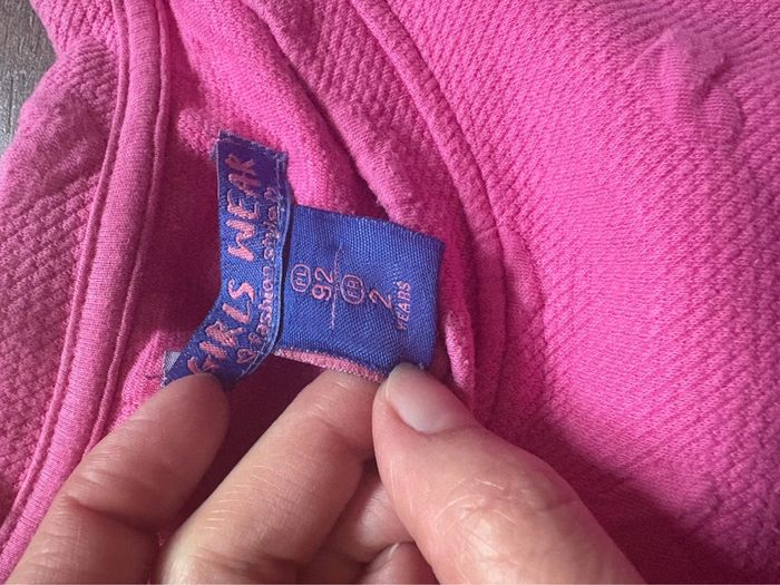 Pull rose avec cœurs reliefs 2 ans - photo numéro 2