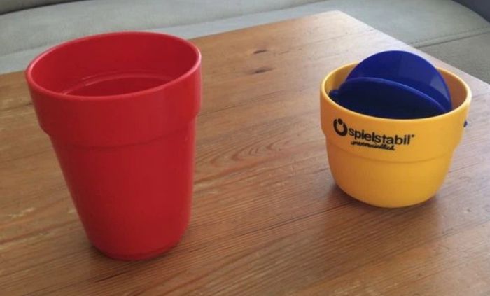 Lot 2 gobelets pour jouer avec l'eau - photo numéro 2