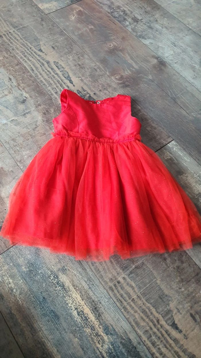 Robe tissaia 18 mois en très bon état - photo numéro 1