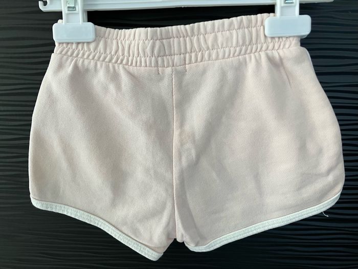 Short rose pale Kiabi 6 ans - photo numéro 3