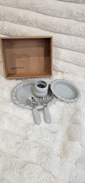 Magnifique coffret repas de Princesse gris Neuf