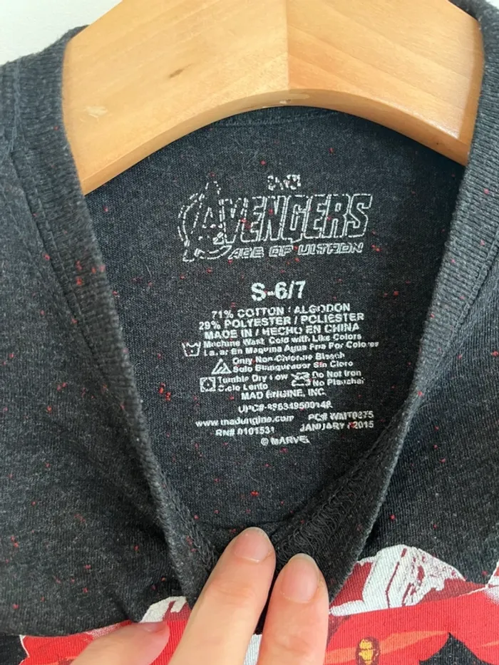 Tee shirt Avenger 6/7 ans - photo numéro 4