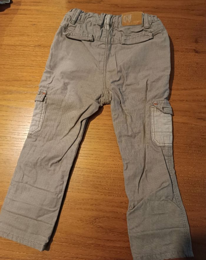 Lot d'un pantalon et d'une salopette 23 mois - photo numéro 6