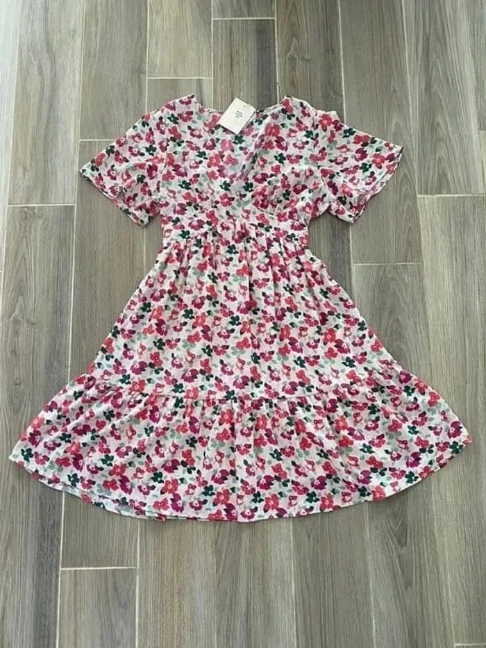 👗 Robe midi fleurie Taille 38/40