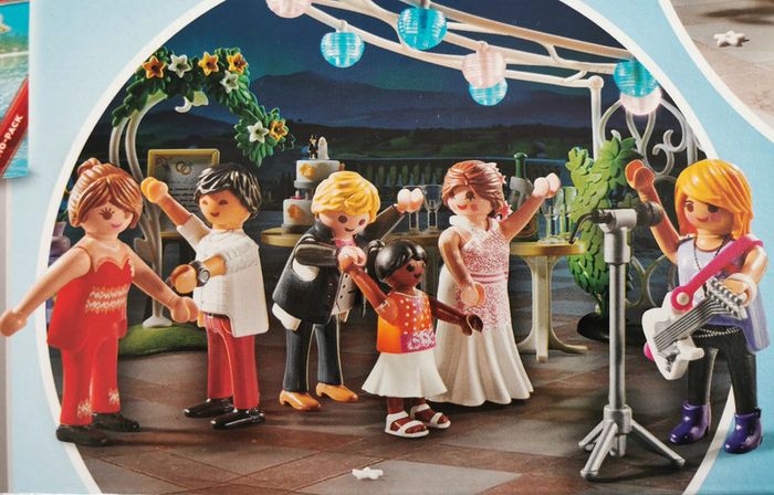 Playmobil, Cérémonie de mariage romantique à reconstituer, décorations, invités et animaux, - 71365 - photo numéro 7