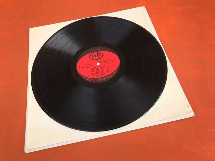 Vinyle 33 tours The  Shadows Walkin' (1972) MFP Music For Pleasure 2M046-05589 - photo numéro 3