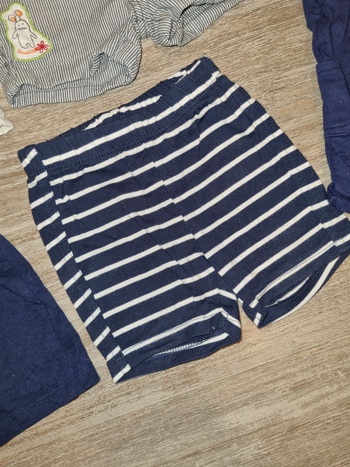 Lots shorts salopette 6mois - photo numéro 3