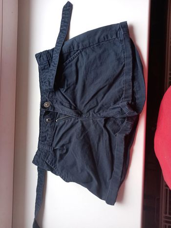 Short fille