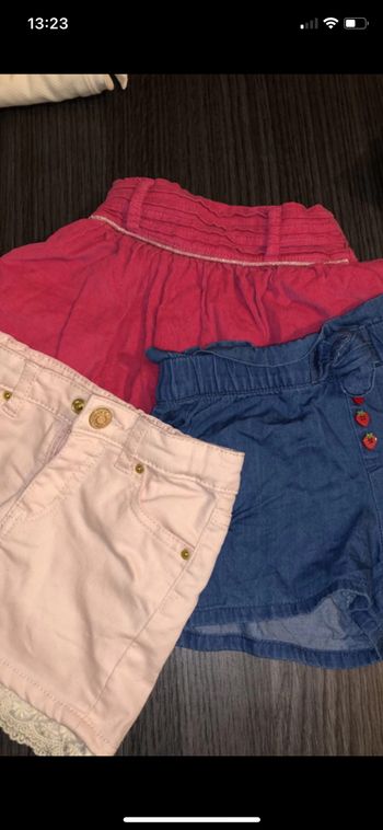 Lot 2 jupes et un short fille 2 ans