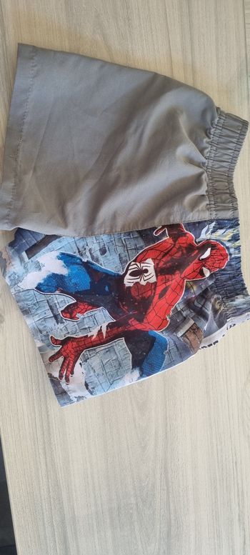 Vend short de bain enfant garçon