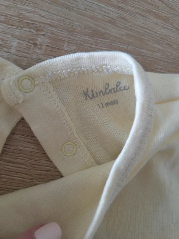 Pyjama coton jaune étoile 🌟  12 mois - photo numéro 3