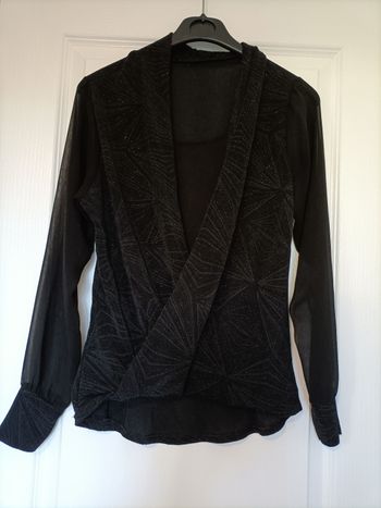 Joli haut à paillettes noir fêtes M 🎄