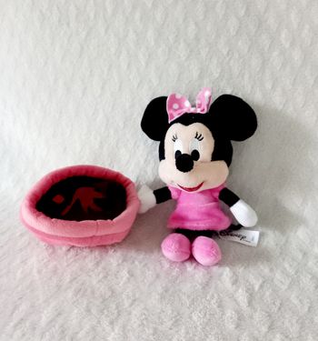 Doudou peluche Minnie avec son pot de fleur Disney robe rose